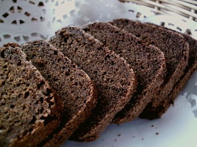 Black bread is a source of vitamin B, necessary for improving potency